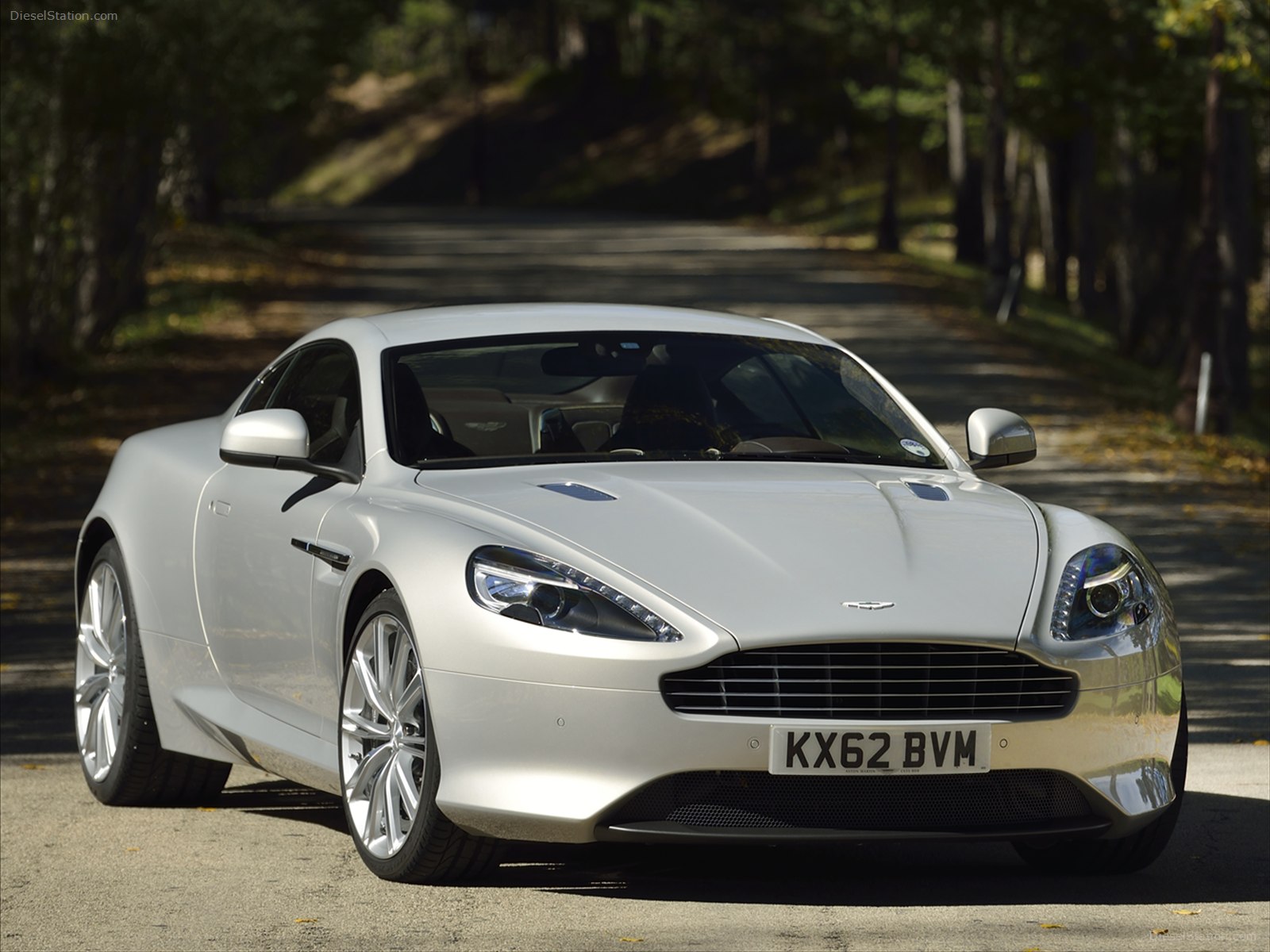 Aston Martin DB9 2013